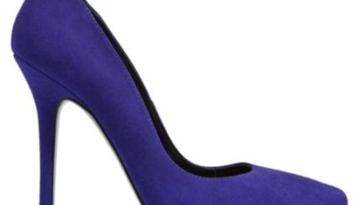 Why Wine Colored Heels Make Women More Attractive